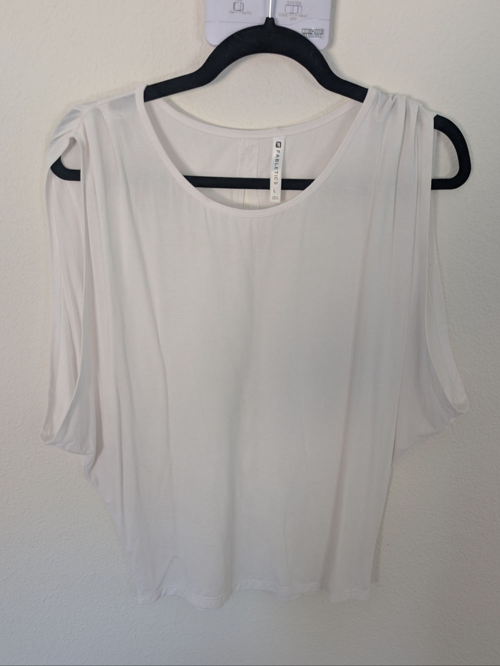 Fabletics White Cold-Shoulder Scoop Tank